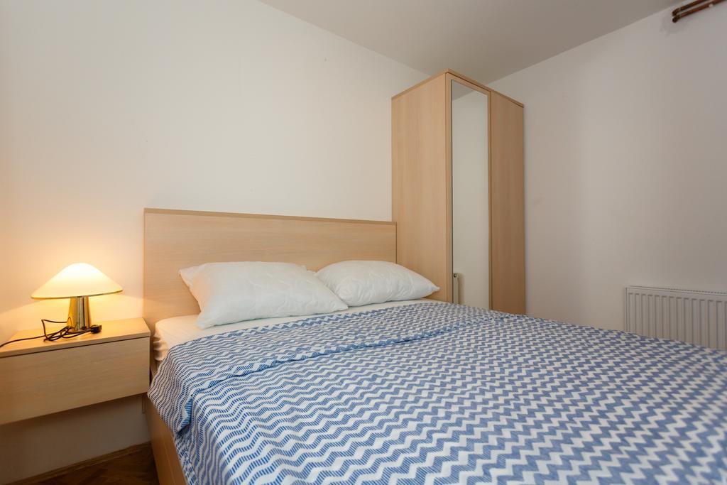Apartment Hudan Malinska Kültér fotó